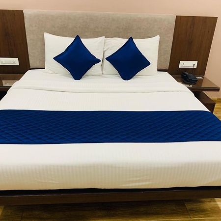 Hotel Ak Suites Patiāla Dış mekan fotoğraf