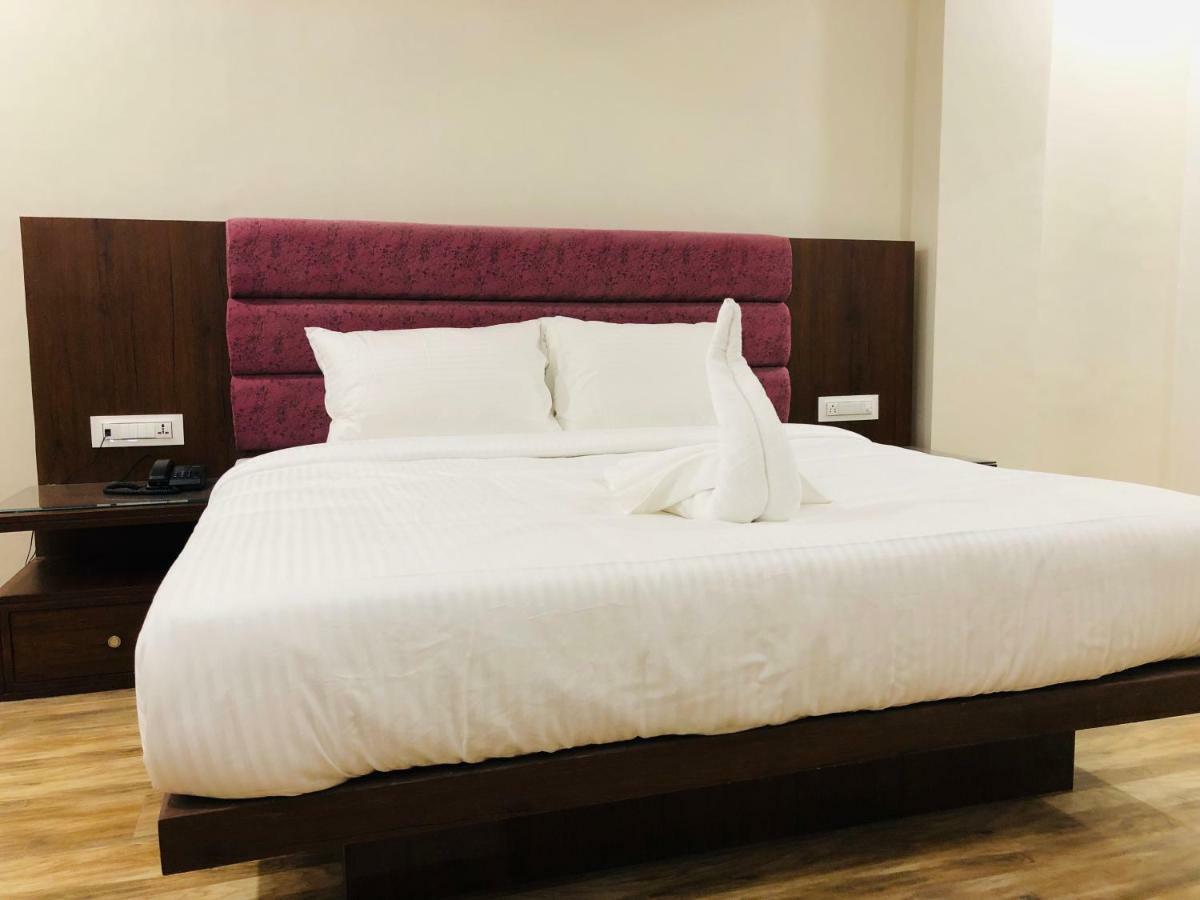 Hotel Ak Suites Patiāla Dış mekan fotoğraf