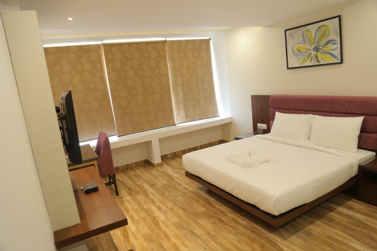 Hotel Ak Suites Patiāla Dış mekan fotoğraf