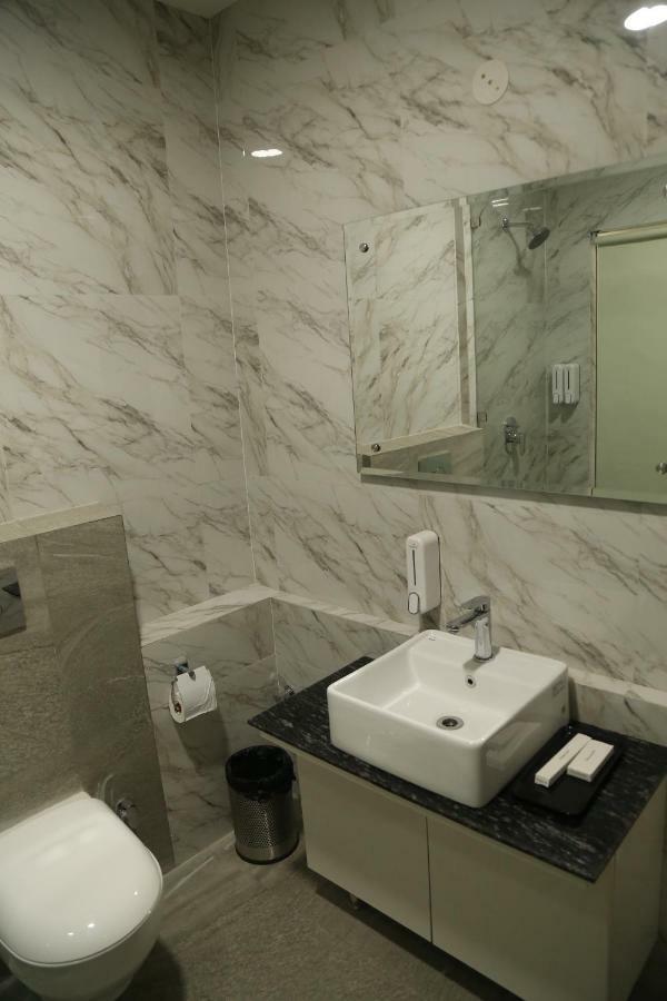Hotel Ak Suites Patiāla Dış mekan fotoğraf