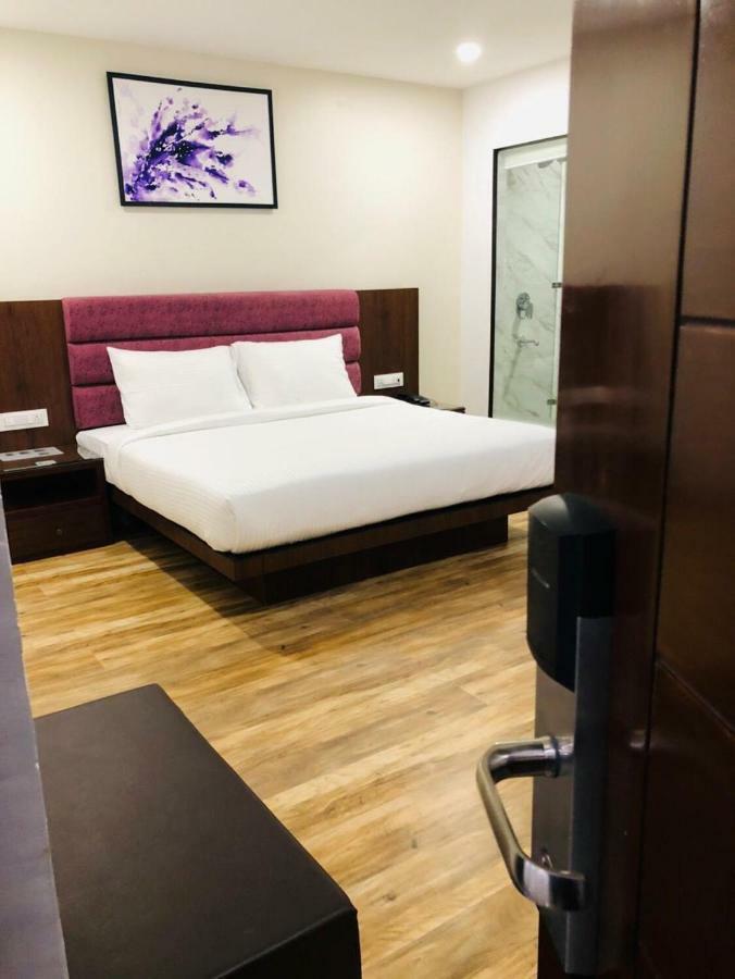 Hotel Ak Suites Patiāla Dış mekan fotoğraf